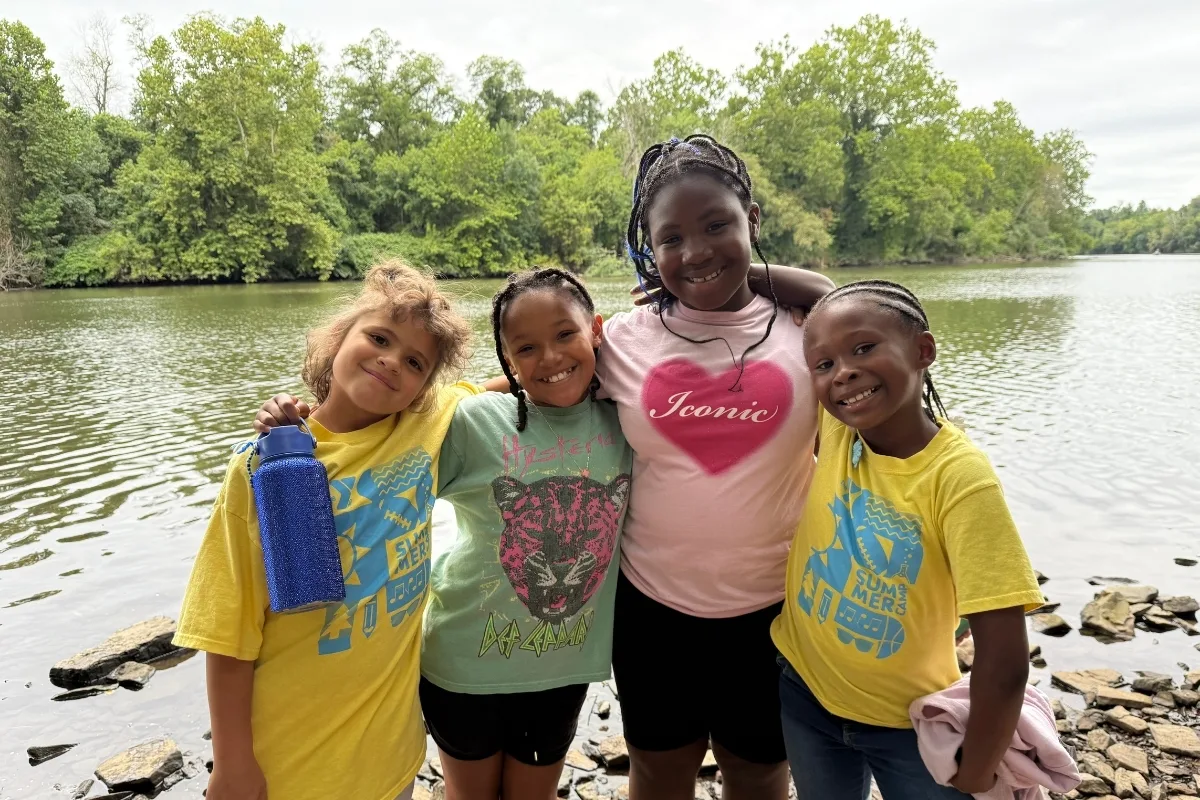 Spring Valley Y's summer campers posing at lake
