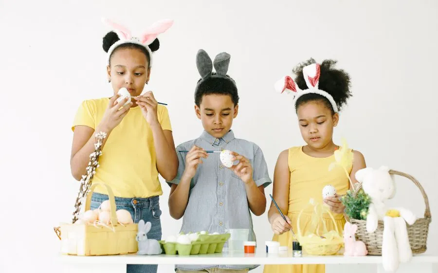AM Easter News Post